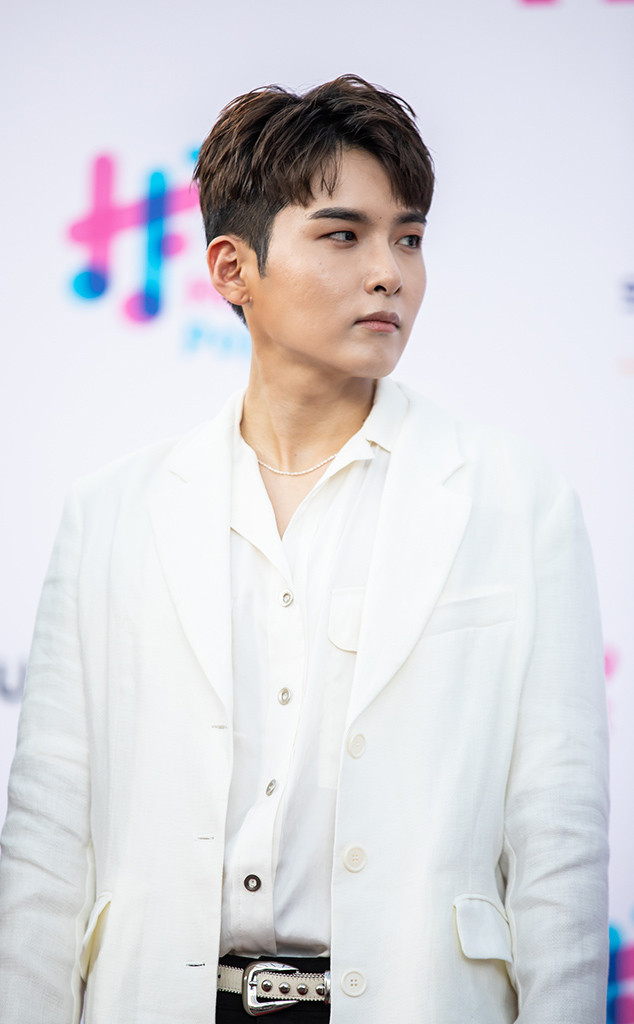 Photos From Best Red Carpet Moments From Hallyupopfest 2019 E Online Ap